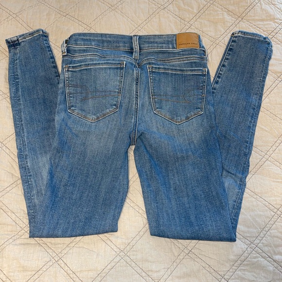 American Eagle Light Wash Jeans Ne(X)t Level Stretch Skinny Jegging in Size 0R - Picture 3 of 4